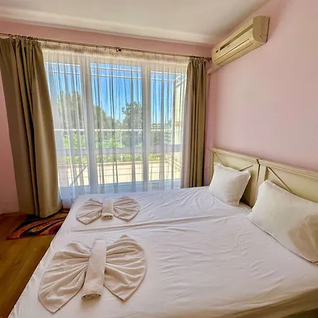 Apartment Large 2-bedroom With Living By Menada *