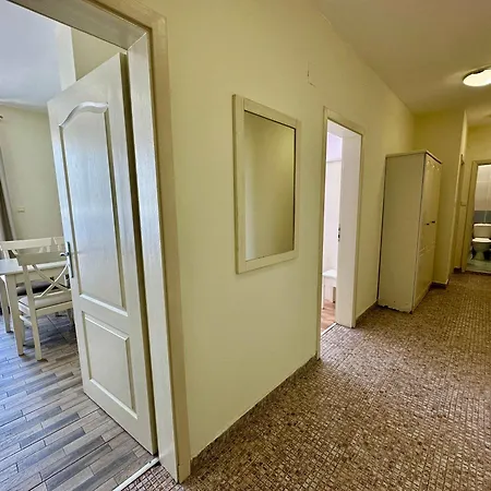Large 2-bedroom With Living By Menada Apartment *